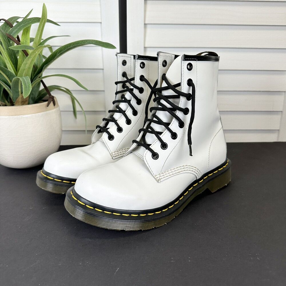 Dr Martens 1460 White Smooth Leather Lace Up Combat Boots 8‎ Eye Size US 8